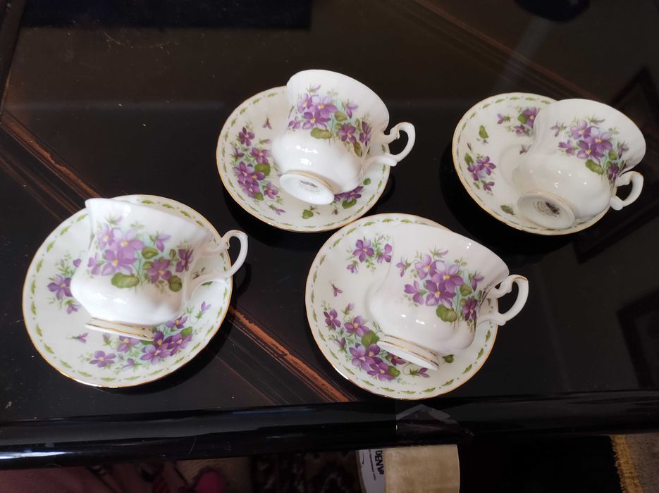 Роял Албърт "Февруари"комплект чаши костен порцелан