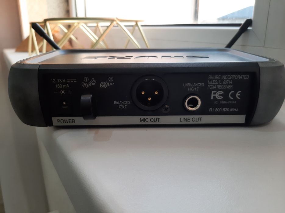 Продаётся радиомикрофон Shure pgx4