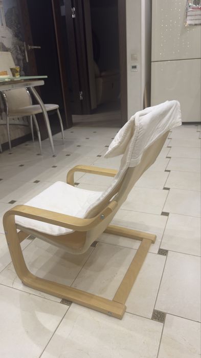 Продам детские стулья