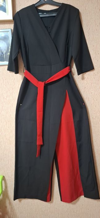 Продам женский комбинезон