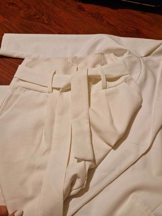 НОВО! Дамски комплект сако и панталон!