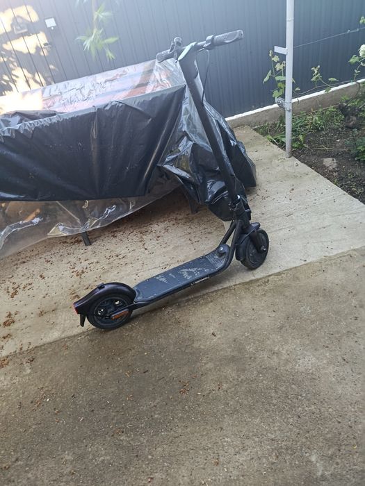 Trotineta ninebot