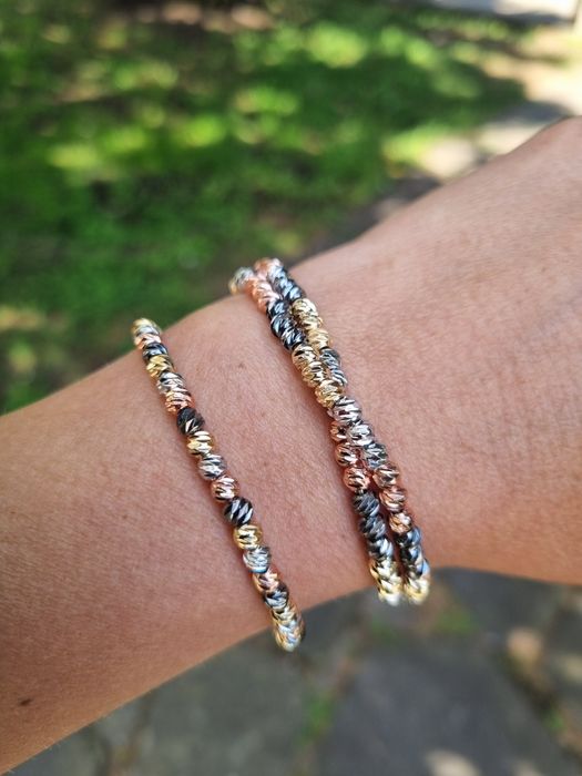 Комплект колие, гривна и обеци.