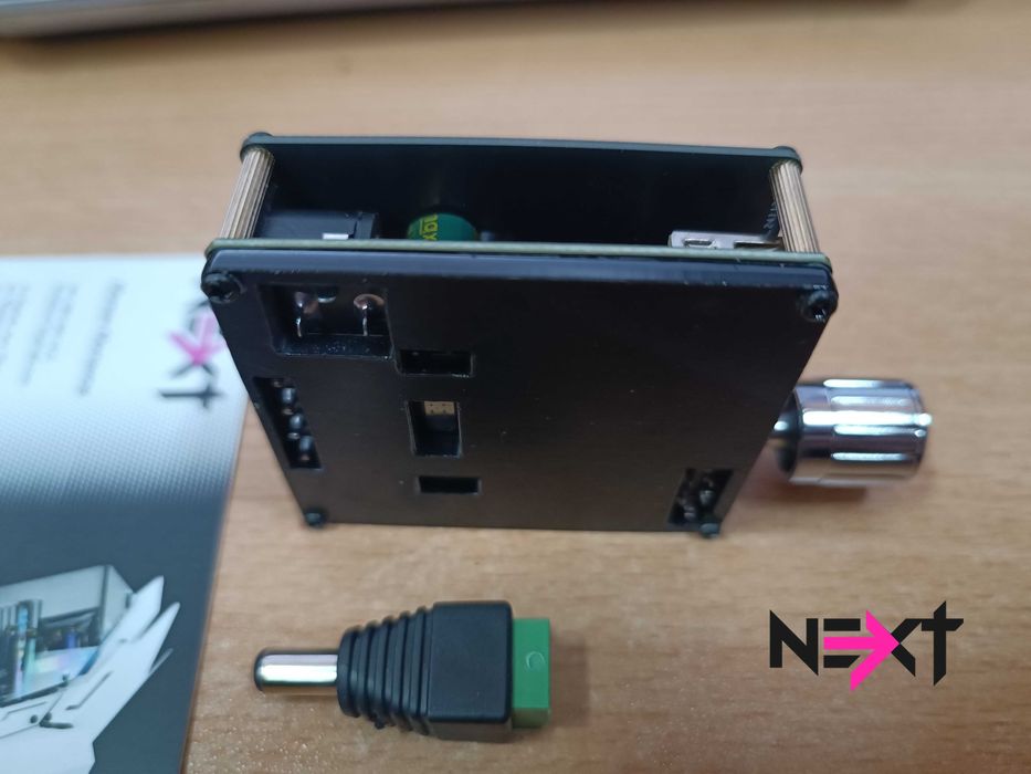 Мини Bluetoot AUX усилвател 2х50W + Букса за захр.