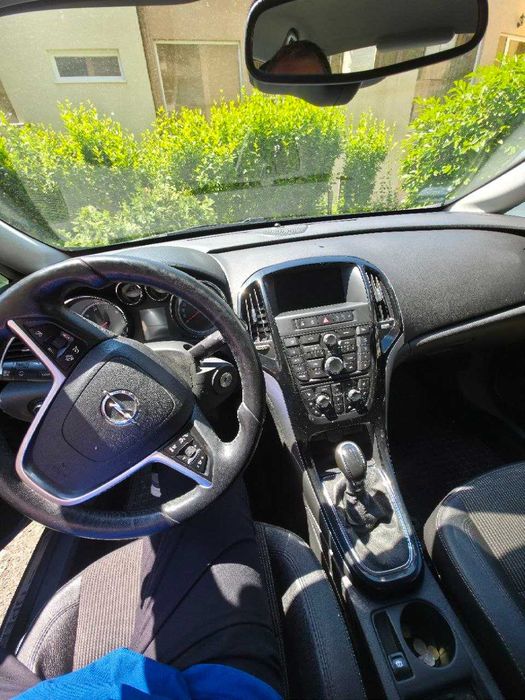 Продавам Opel Astra 2015 | 1.6 CDTI | 6-степенна КП | Пълен фул екстри