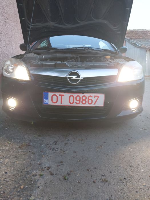 Faruri Opel Tigra Cabrio Decapotabila