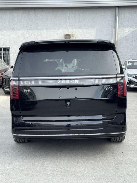 Zeekr 009 (зикр) 2025 йил