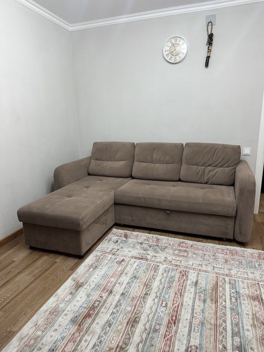 Продам диван угловой