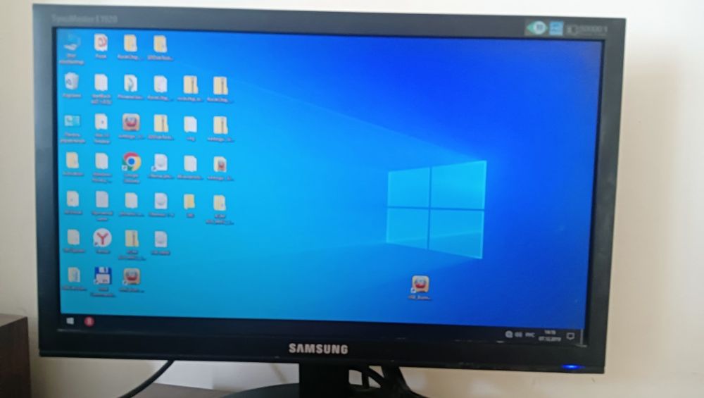 Монитор 19 дюйм самсунг