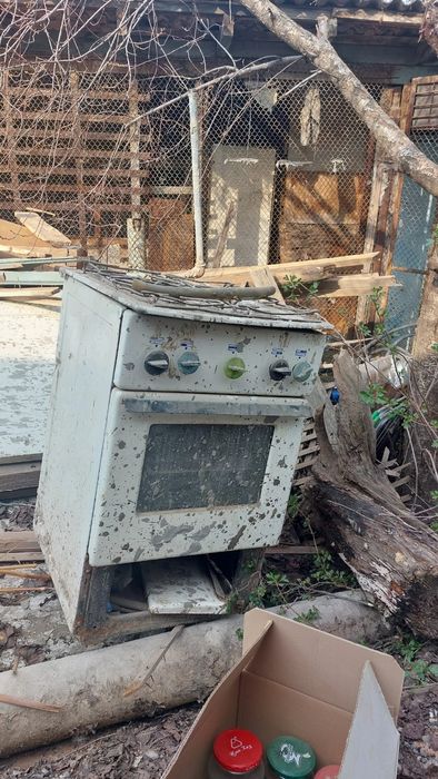 Продам газ плиту