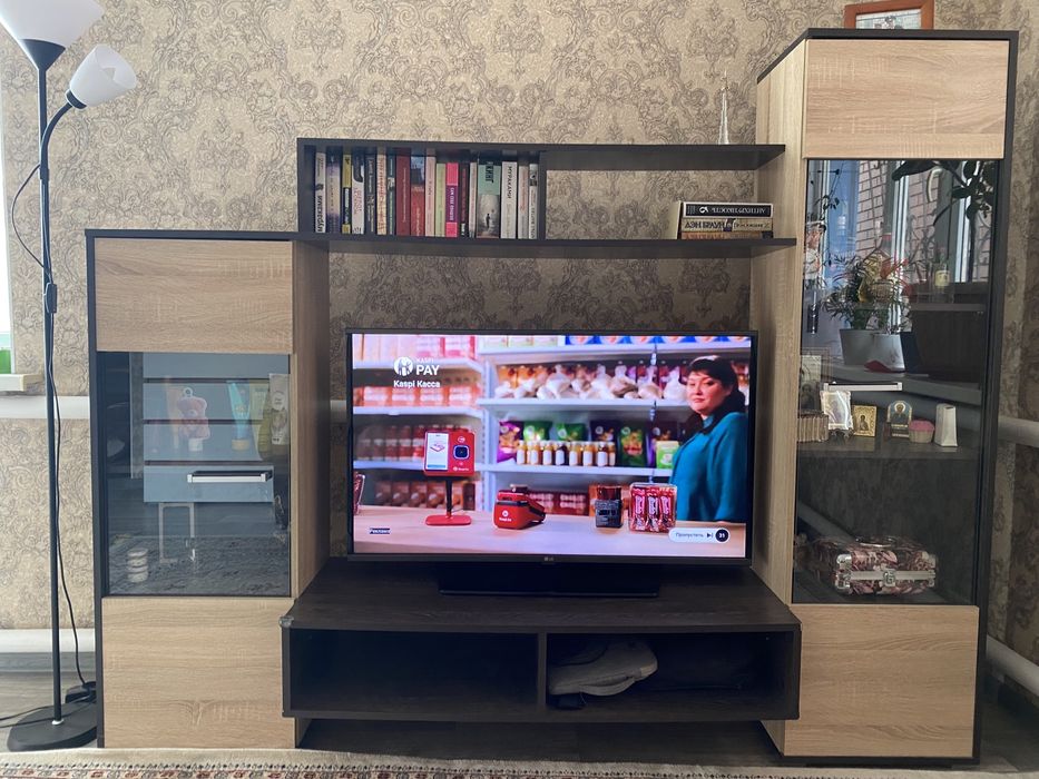 Стенка в гастинную