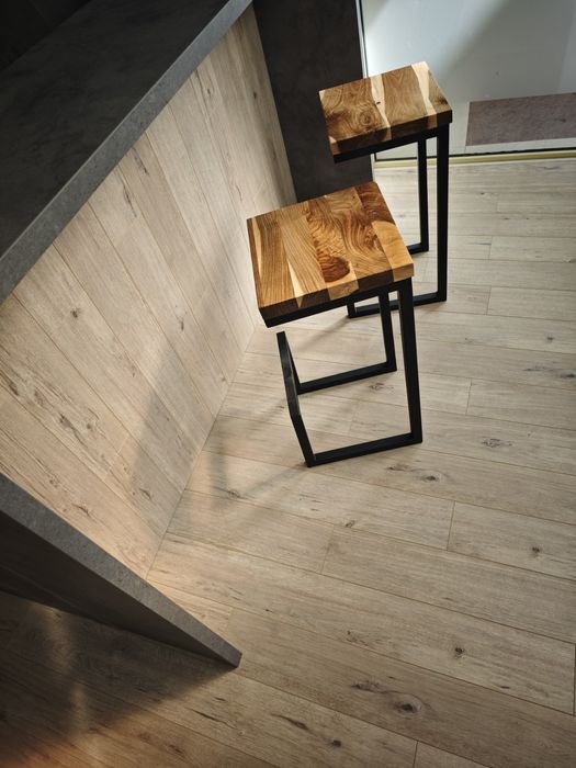 Бар столове и маси от масивно дърво + метал – ръчна изработка,