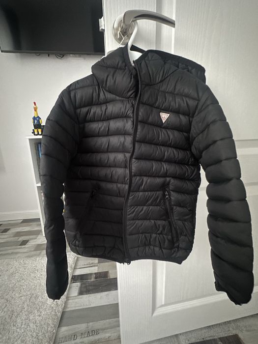 Geaca neagra Guess- 6 ani