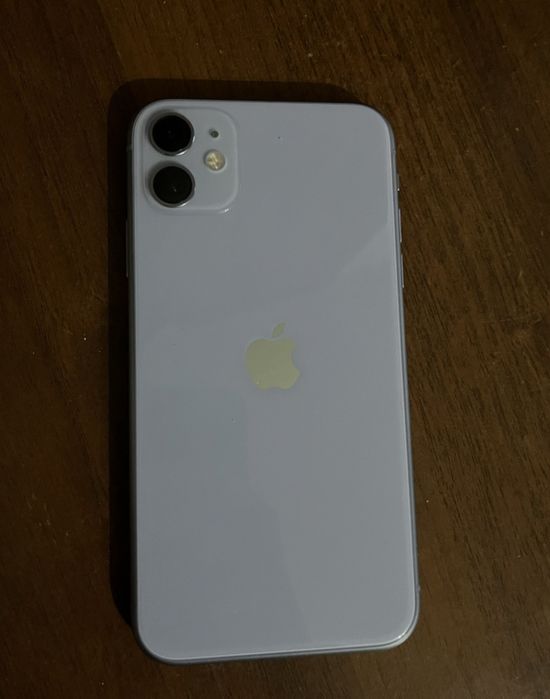 Продам Айфон 11 недорого торг