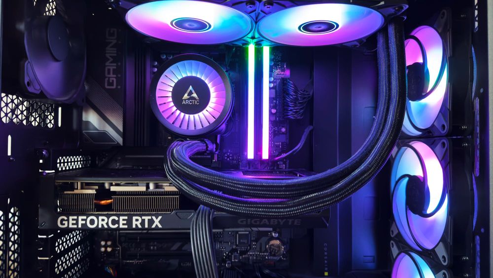 Sistem PC Gaming cu garantie 1 an racire lichid RTX 4070 SUPER + G7 4K