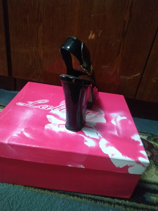 Босоножки продажа