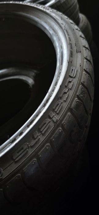 Гуми 2бр 225/35/19 - 1бр  - 58евро