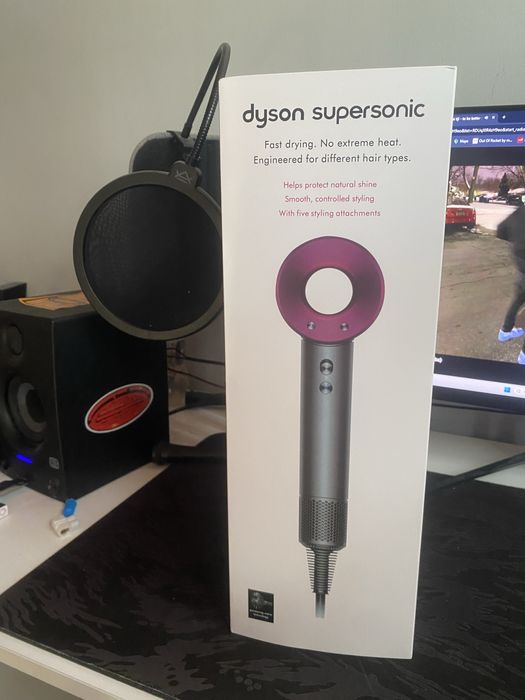 *НОВ* Сешоар Dyson Supersonic HD08 Iron/Fuchsia