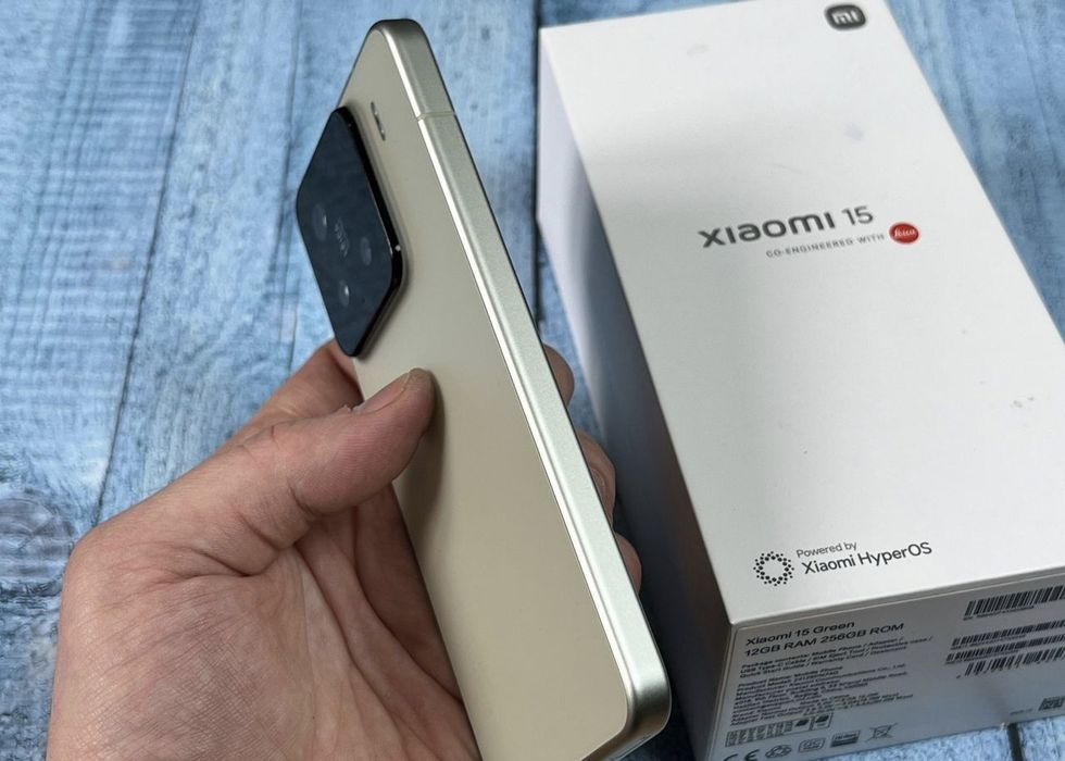 Xiaomi 15 состояние отличное