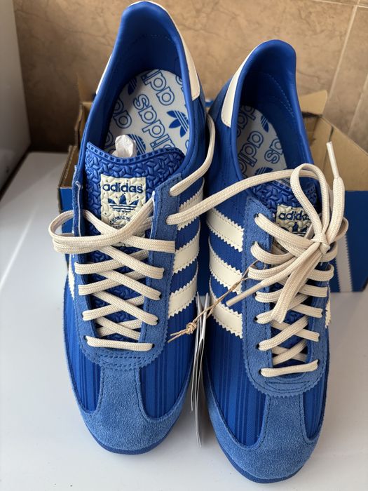 Маратонки Adidas чисто нови