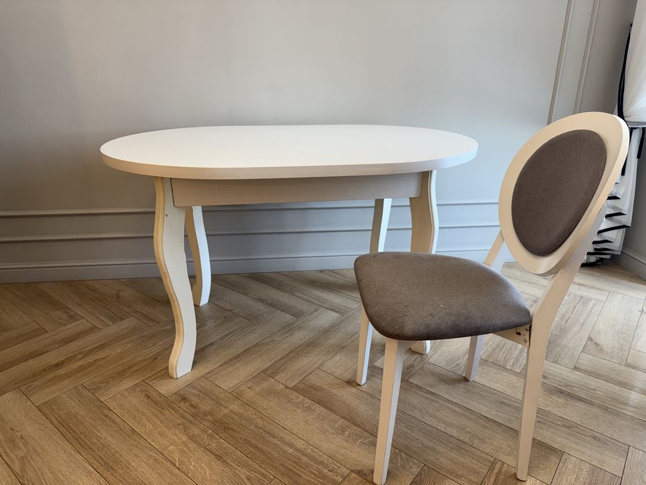 Продам стол в хорошем состоянии