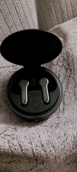 Чисто нови слушалки