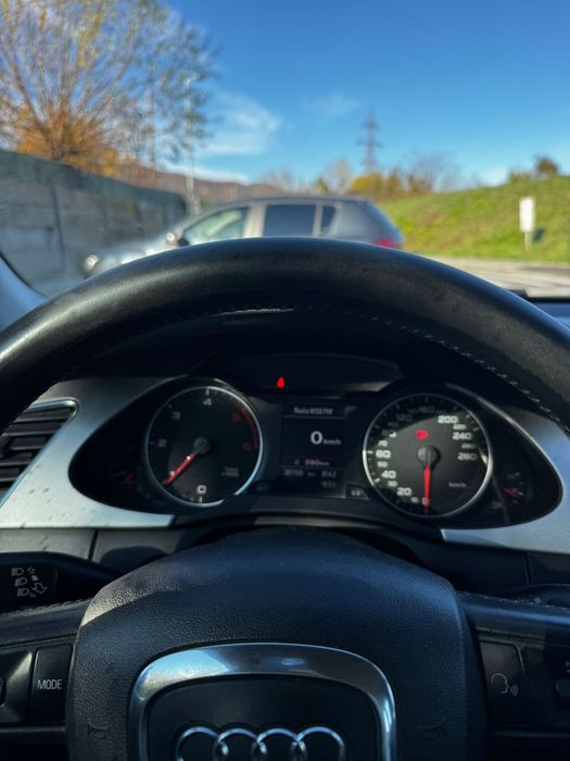 Audi A4 B8 2009 – Motor 2.0, Piele, Navigație, Dublu Climatronic