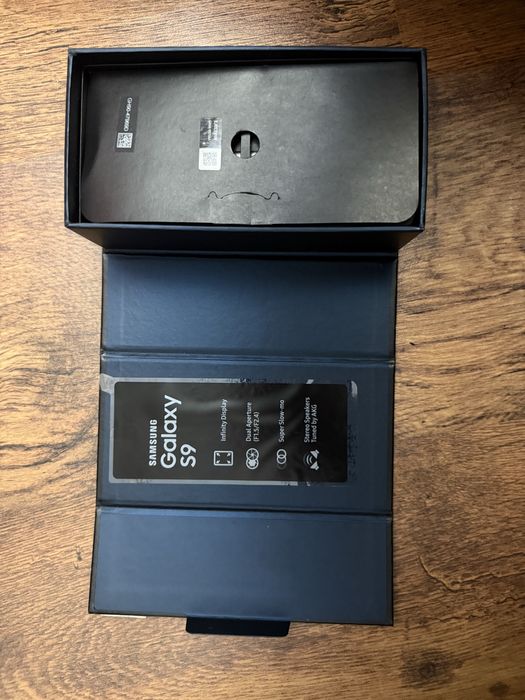 Пррдается каробка от Samsung S9