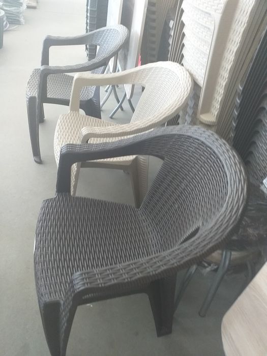 Vand scaune de terasă premiu deosebite