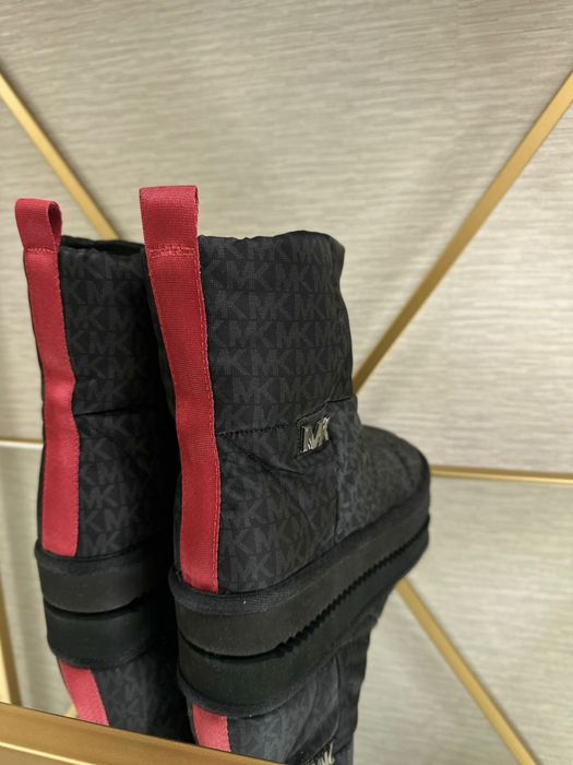 Продам сапоги. Michael kors