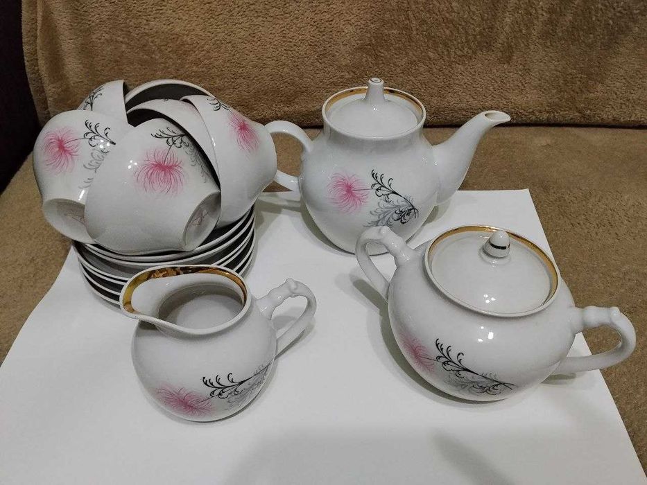 Два чайных сервиза