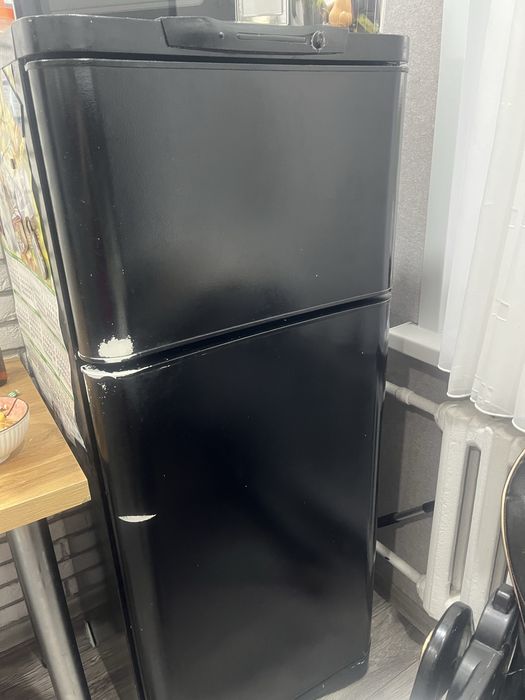 Холодильник Indesit