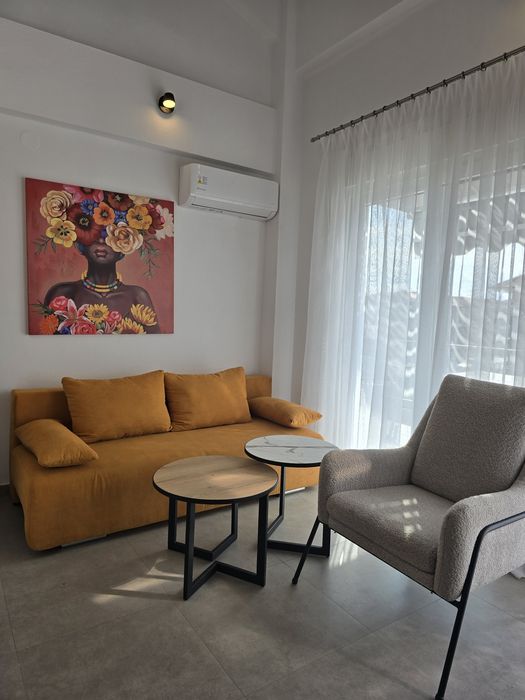 Дава се под наем Тристаен апартамент в с. Нова Ловча, Област Благоевград - 1 кв.м за 100 € - Снимка #3