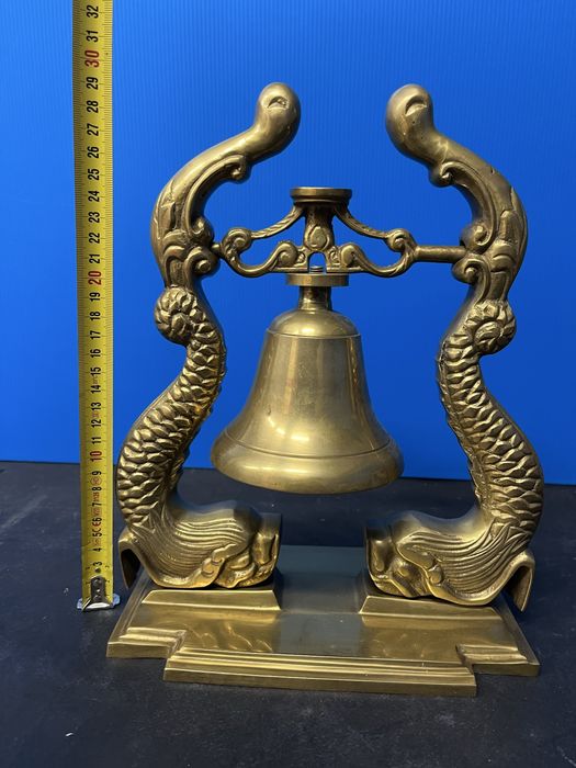 Стара,бронзова,морска камбана с два делфина