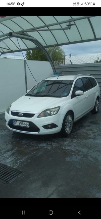 Vând Ford Focus titanium
