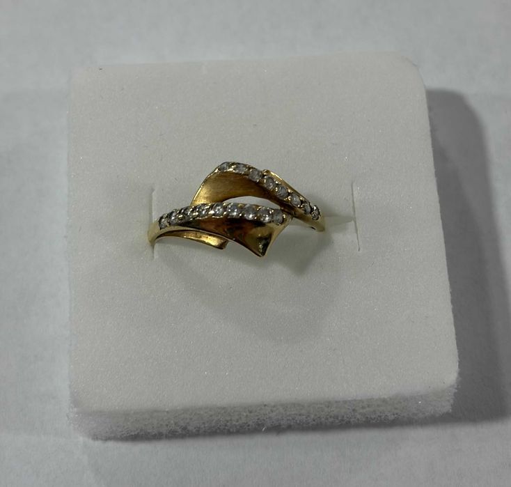 Златен пръстен 14 карата 1.98гр проба 585