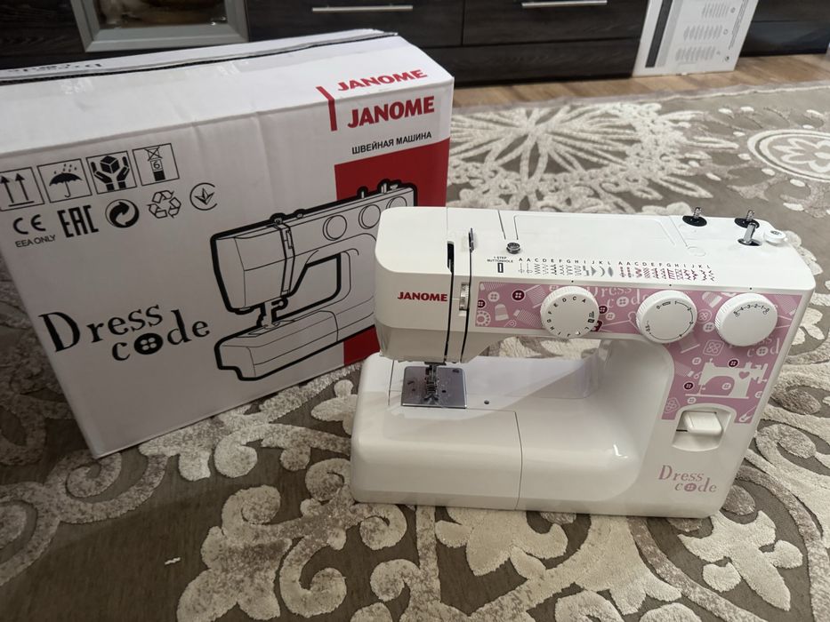 Швейная машинка JANOME