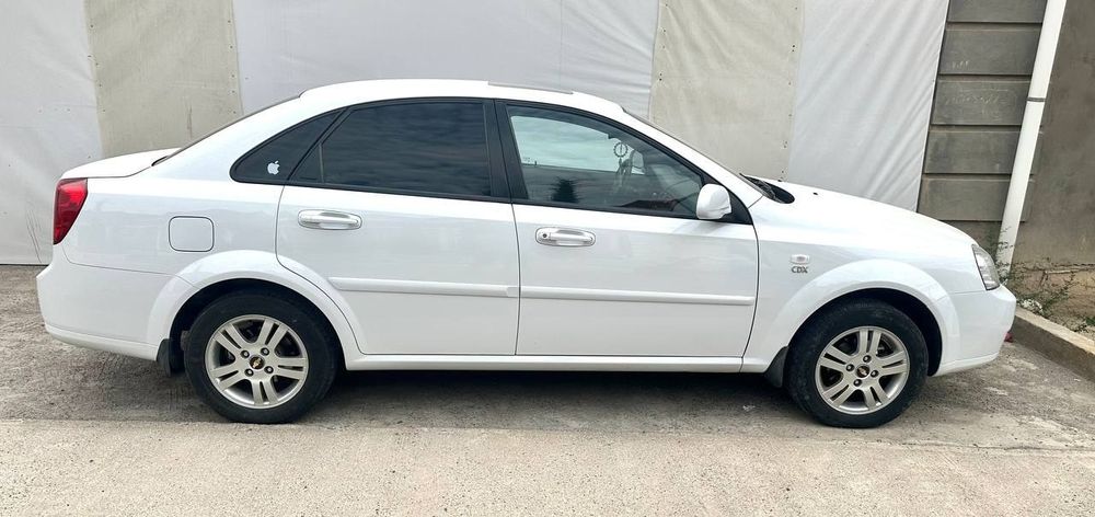 Lacetti 1.8 AT 2009 oq rang, kraska toza. Probeg 121000