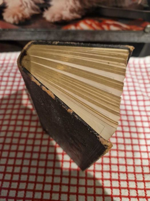 Biblia / Biblie veche, 1885, lb. engleza, 15x10x4 cm , coperta piele, pagini aurite pe lateral