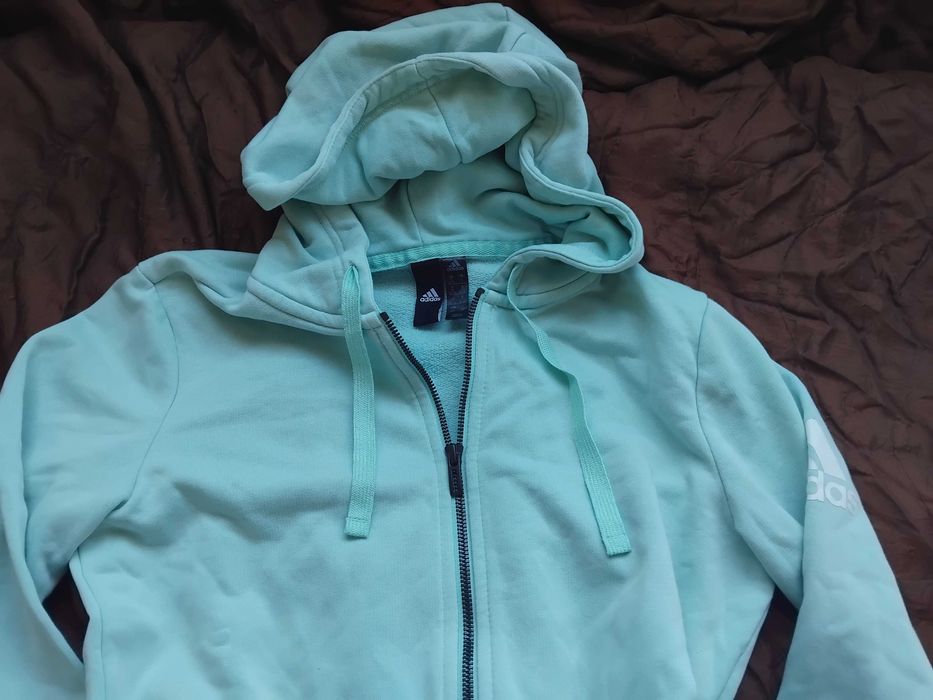 Adidas 100% оригинален дамски суичър