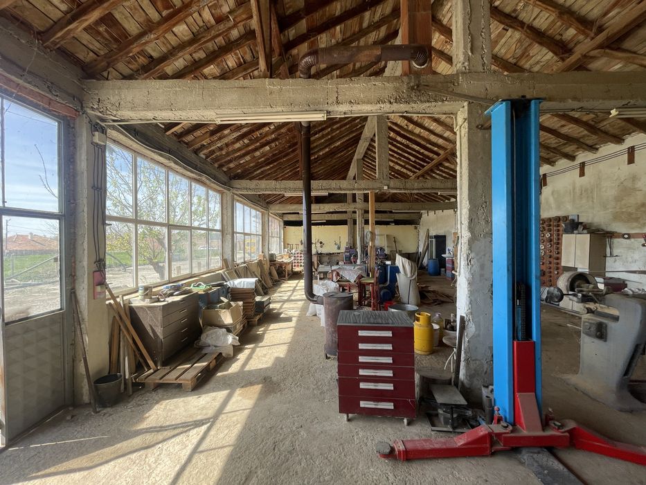 Дава се под наем Склад в с. Гюльовца, Област Бургас - 2485 кв.м за 95000 € - Снимка #3