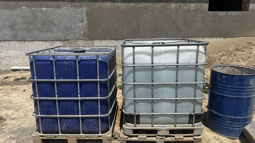 Емкость 1000 литорв