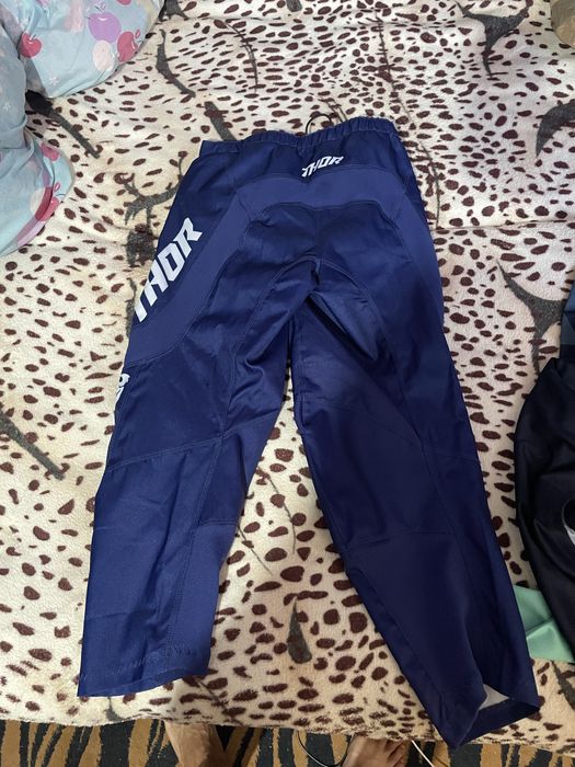 De vnzare costum enduro thor nou