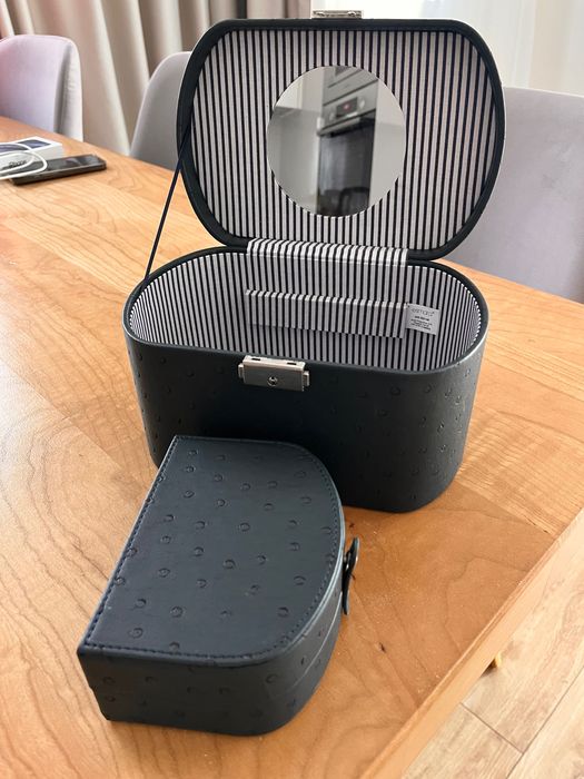 Кожена кутия за бижута