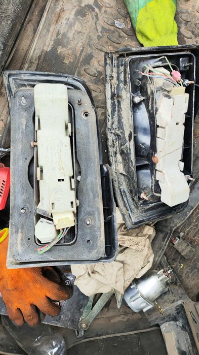 Задний стоп на мазду 323