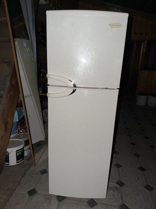 Продам Холодильники