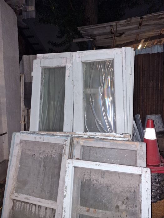 Деревянные окна и двери