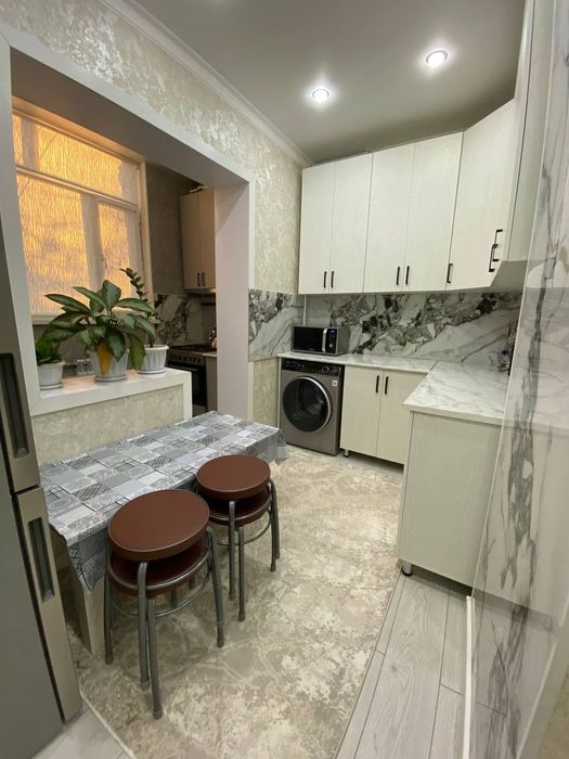 Өте таза, хош иісті пәтер жалға беріледі.