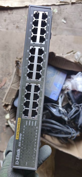 Модемы,  шнуры , камеры.