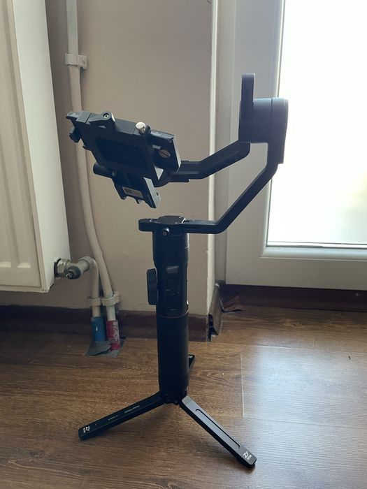 Zhiyun Crane 2 Gimbal Set Complet + Follow Focus + 6 Acumulatori + Husă